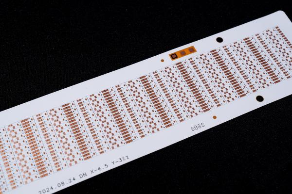 ホット  車のアンビエントライトパネル FPC  超薄型・超狭FPC  カスタマイズ可能または受注生産 2835-90LEDS/m 5*503-12V LEDストリップ FPC