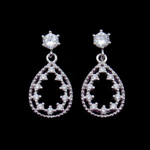 China Fashionable 925 Sterling Silver Earrings / Sector 925 Silver Hoop Earrings supplier