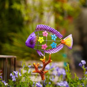 OEM Metal Yard Ornaments Multicolor Animal Garden Figurines Hollow Out Fish