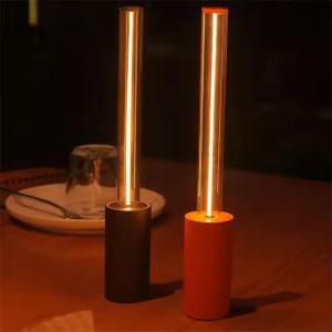 China Lámpara de mesa LED creativa Lámparas de escritorio inalámbricas Lámpara de mesa moderna y romántica portátil supplier