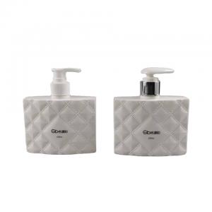 China Eco-friendly PET White Square Plastic Shampoo Bottles 250ml 500ml 1000ml Empty Body Wash Pump Bottle supplier