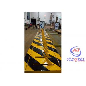 5 Meter Long Tyre Spike Barrier Automatic Remote Control Road Spike Barrier With LED Light