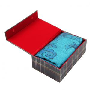 China Custom Luxury Scarf Gift Box Packaging / Silk Scarf Box With Magnetic supplier