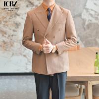 China OEM Slim Italian Style Peaked Lapel Suit for Men's Professional Business in Caramel Color on sale