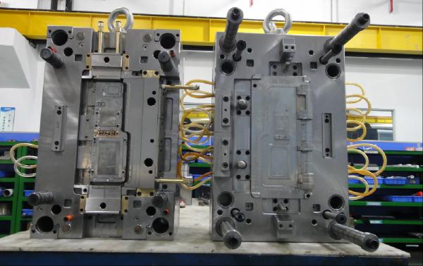 Reverse Dual Shot Injection Molding / Low Volume Injection Moldable Plastics