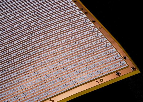 溶接不要トラックライトまたは無溶接トラックライト FPCB LED 2025-75LEDS/PCS-6.8*501.5-12V ワイヤレスロング二層回路基板付き