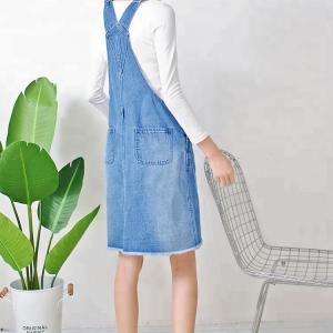 China Ripped Knee Length Ladies Dungaree Dress , Women Denim Dress With Pockets supplier