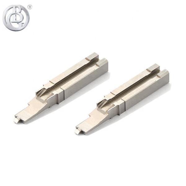 China As peças da modelagem por injeção da precisão SKD61 introduzem a certificação lenta do fio ISO9001 do CNC wholesale