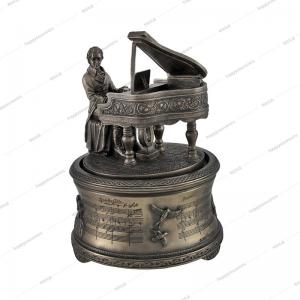 China Famous People Figure 6 Inch Spinning Polyresin Music Box supplier
