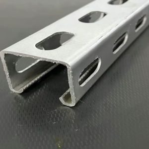 China GB/T Strong C Shaped Slotted Metal Framing Strut Channel Performed Carbon Steel Struts de 50 mm à 300 mm, en acier au carbone et en acier au charbon supplier