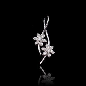 China Flower 925 CZ Pendant / Personalized Sterling Silver Iced Out Pendants supplier