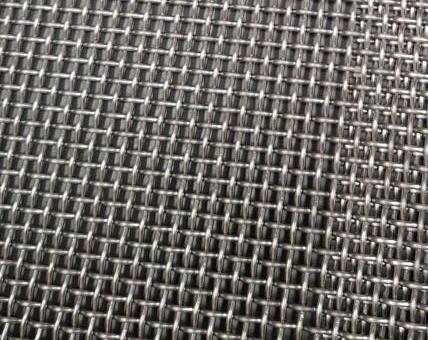 China Fer galvanisé crimpé filet métallique tissé en PVC revêtu durable pour la clôture supplier