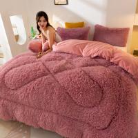 China Hotel Collection Reversible Comforter All-Season Warm Organic Breathable Puffy Quilt on sale