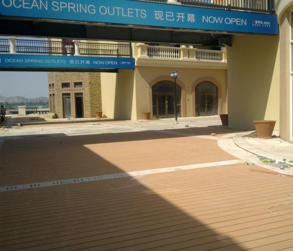 Brown Waterproof WPC Decking Flooring of Durable Wood and Plastic Composite