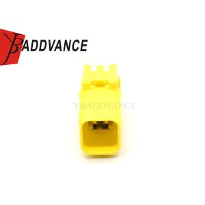 China el varón automotriz 7C82-0651-70 selló los terminales amarillos de Pin Connector Housing For Male del Alambre-a-alambre 2 supplier