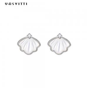 China 0.25oz 0.07cm Sterling Silver Earrings 14K Gold Plated Silver Shell Earrings supplier
