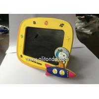 China Snoopy soft pvc rubber photo frame custom oval shape cartoon picture frame custom for promotional gifts on sale