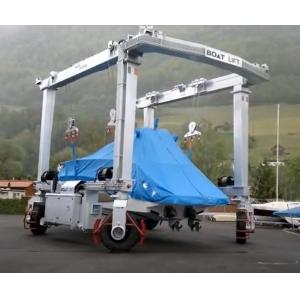Small Tonnage Yacht Lifting Crane 2 Or 4 Wheel Steering Self Propelled