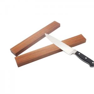 China Oak Wood Magnetic Knife Holder Wall Mount Space-Saving Kitchen Accessory 680-995g supplier
