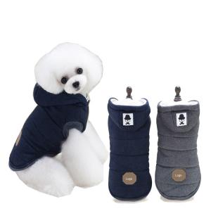 Las ropas rellenadas algodón del animal doméstico del ODM conceden la chaqueta polar del perro del paño grueso y suave para el invierno