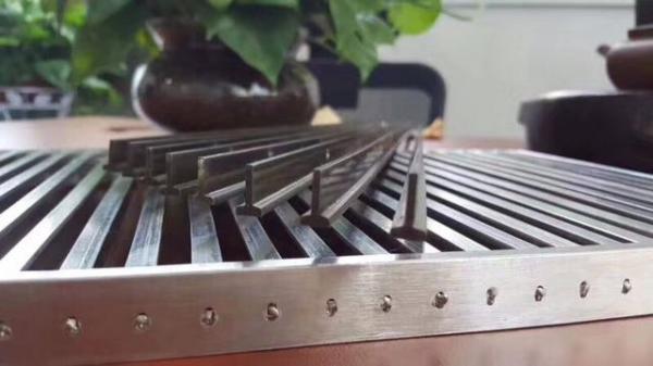 China Custom Made 304 Stainless Steel Ditch Cover Trench Drain Grates for Drains