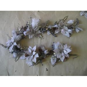 China Mistletoe Pip Berry Garland Pine Artificial Decorative Flower Bouquet with Hook supplier