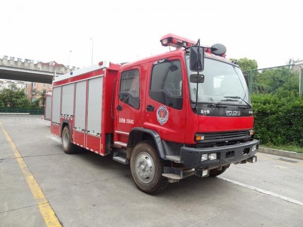 ISUZU FVR 6ton Fire Brigade Truck , 4000L Water 2000 Liters Foam Tanker Fire