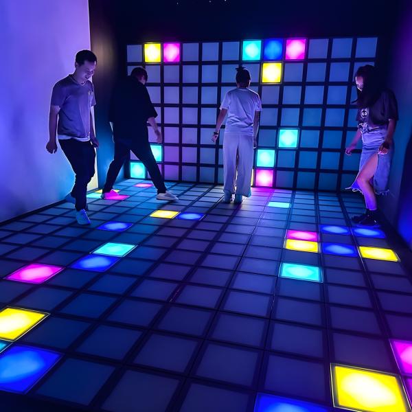 China Jeu d'activation étanche à l'eau à l'intérieur Led Floor Interactive Led Screen Floor Tile Light Game supplier