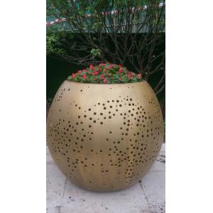 Modern Large Metal Flower Pot Garden Crafts Hollow Outdoor Metal Plant Pots