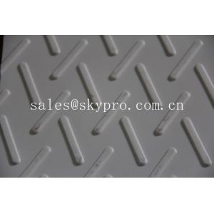 China Chevron pattern on top PVC PU conveyor belt for incline conveying supplier