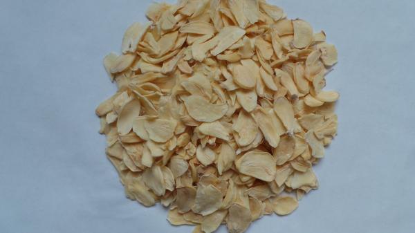 2017 new crops garlic flakes with root 10kg 20kg per carton
