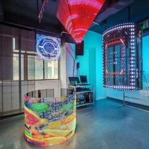 Transparent LED Display Screen Pantallas Grille Window LED Video Wall for Indoor Advertising Shop Window LED Transparent