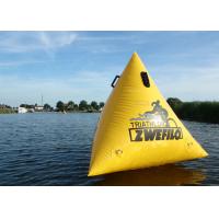 Boia feita sob encomenda amarela do marcador da raça 1.5m Logo Floating Triangle ShapeInflatable do Triathlon para o evento da água