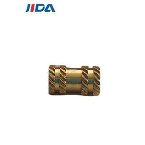 China Le sergé de pouce d'ODM a moleté l'écrou en laiton M4 X 10mm d'insertion filetée supplier