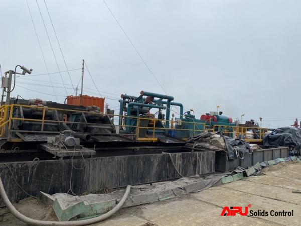API Skid Mounted Solids Control System For ZJ70 Drilling Rig
