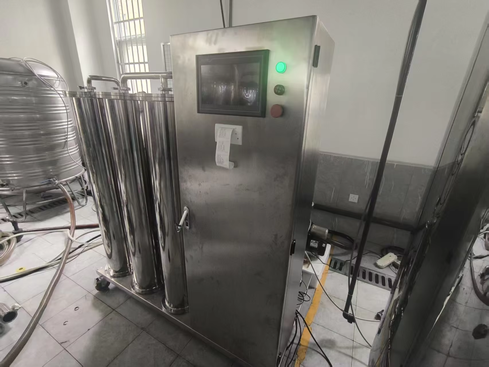 China 1000LPH Ultrapure Water System with PLC Control and Stainless Steel wholesale