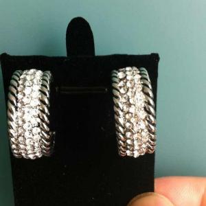 (E-54) Fashion Jewelry Silver Plated Pave Rhinestone Hoop Earrings
