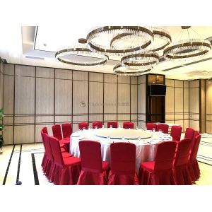 China 2000-6000mm Height Soundproof Folding Wall With Aluminum Track wholesale