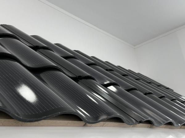 Durable Tiles 50W Solar Roof Tiles System Transparent Solar PV Roof Bificial Solar Cell Module Max. Power 50W 685*420*9mm