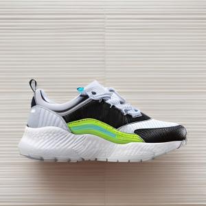 China Fashion Trend Mesh Sports Shoes Light Weight With Rubber Outsole supplier