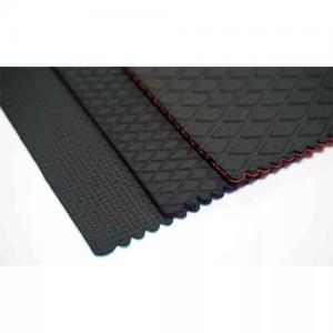 China 51x130'' 3mm Black CR Embossed Neoprene Rubber Sheet For Non Slip Floor Mats supplier