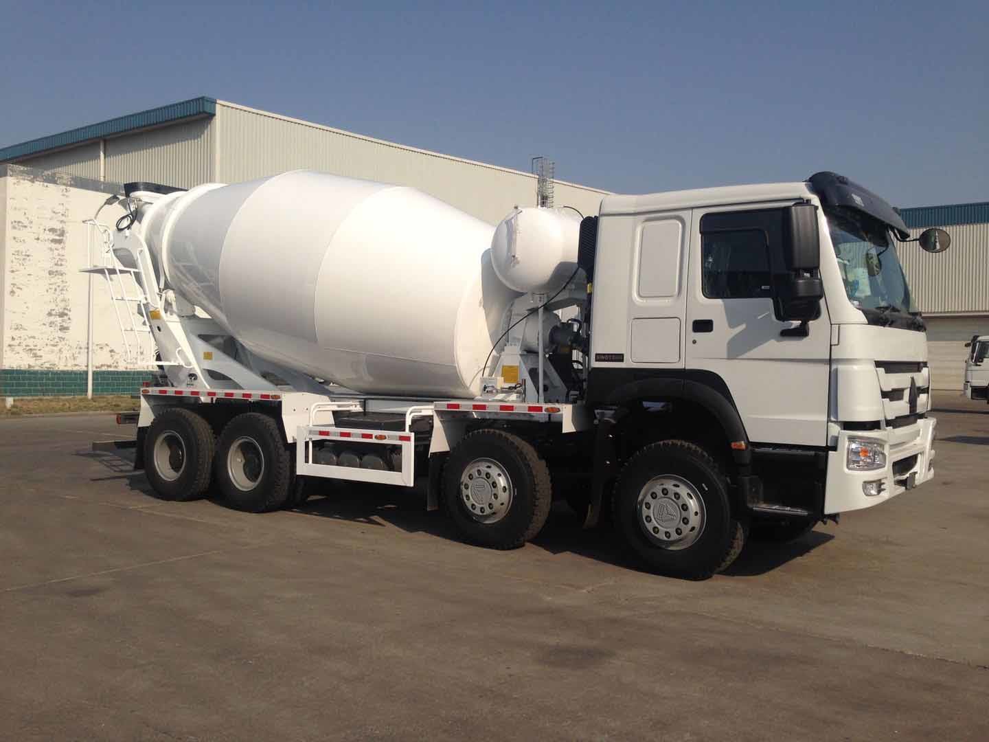 RHD 8x4 SINOTRUK HOWO Concrete Mixer Truck For Ready Mix Cement for ...