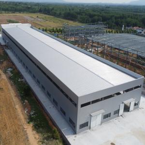 China 容易なプレハブの鉄骨構造の研修会の大きいスパンはクレーン換気を組み立てる wholesale