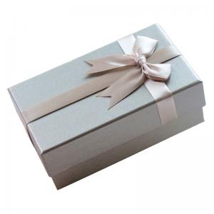 China Perfume Candy Cosmetics Gift Packaging Box Lid And Base Gift Box With Ribbon Bowknot supplier