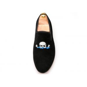 China Casual Slipper Mens Velvet Loafers With Custom Skull Embroidery Decoration supplier