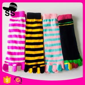 China 2017  Cheap Assorted Packed 69% Cotton 25 % polyester 6%spandex Striped Colorful Christmas Stockings Five Toes Socks supplier
