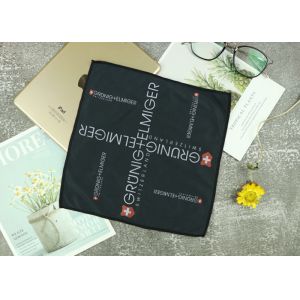 China Logotipo cosido negro de la impresión de la pantalla de los colores del trapo de limpieza del ordenador de la microfibra del borde dos on sale