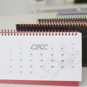 Customised Design CMYK Table Calendar Printing Services 160gsm Inner sheet