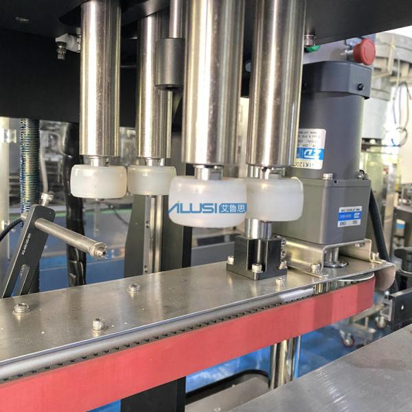 Machine automatique à grande vitesse de capsulage de vis d'équipement fermant de cachetage de bouteille de pompe de jet d'Ailusi pour le chapeau en plastique