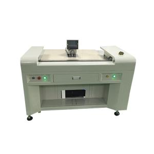 China Máquina perforadora de orificios guía CCD con manipulador automático para insignias de aluminio automotrices supplier